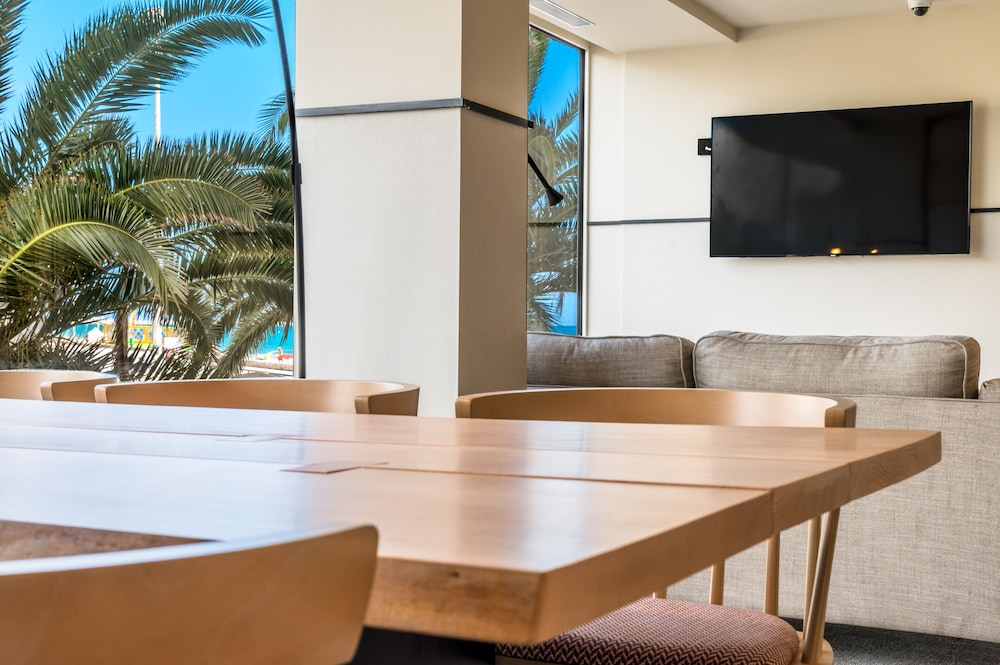 Akquaaa Boutique Hotel 27/48