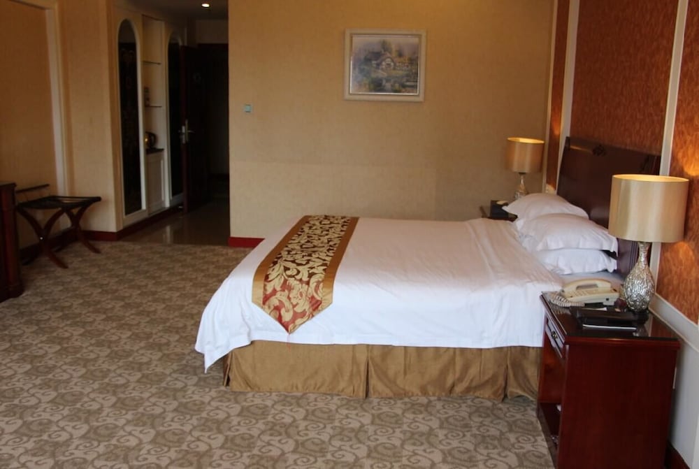 Vienna Hotel (Shenzhen Songgang Liye Road Shop) 11/21