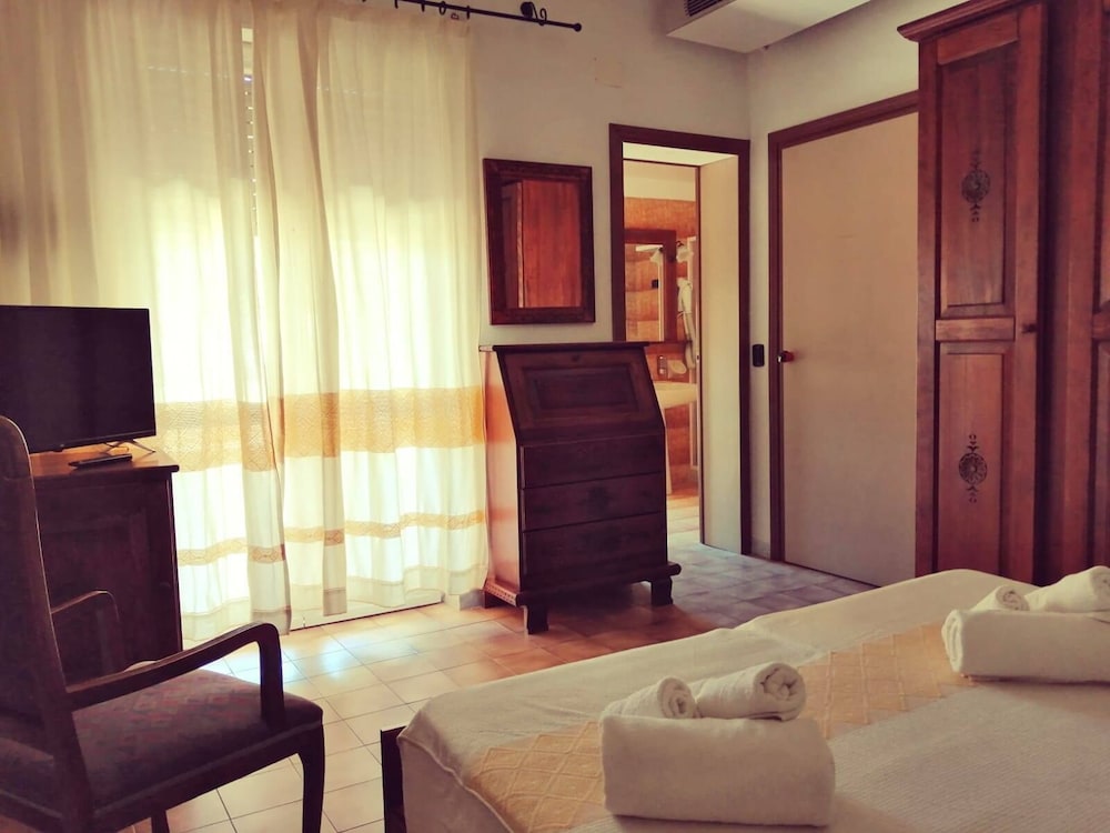 Club Malaspina Hotel and Resort 31/54