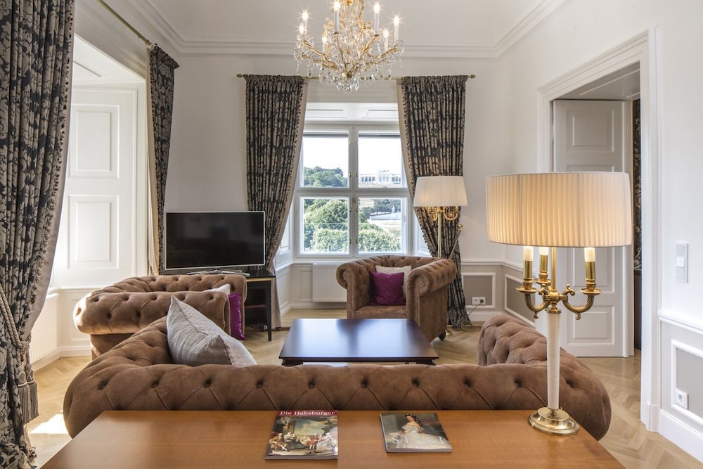 Schloß Schönbrunn Grand Suite 25/40