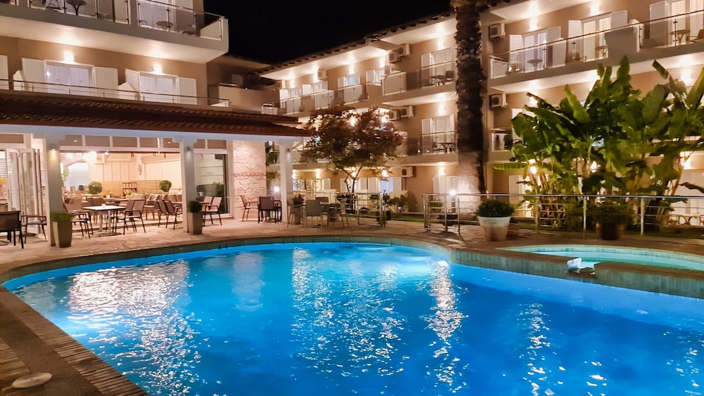 SARANTIS HOTEL 3/69
