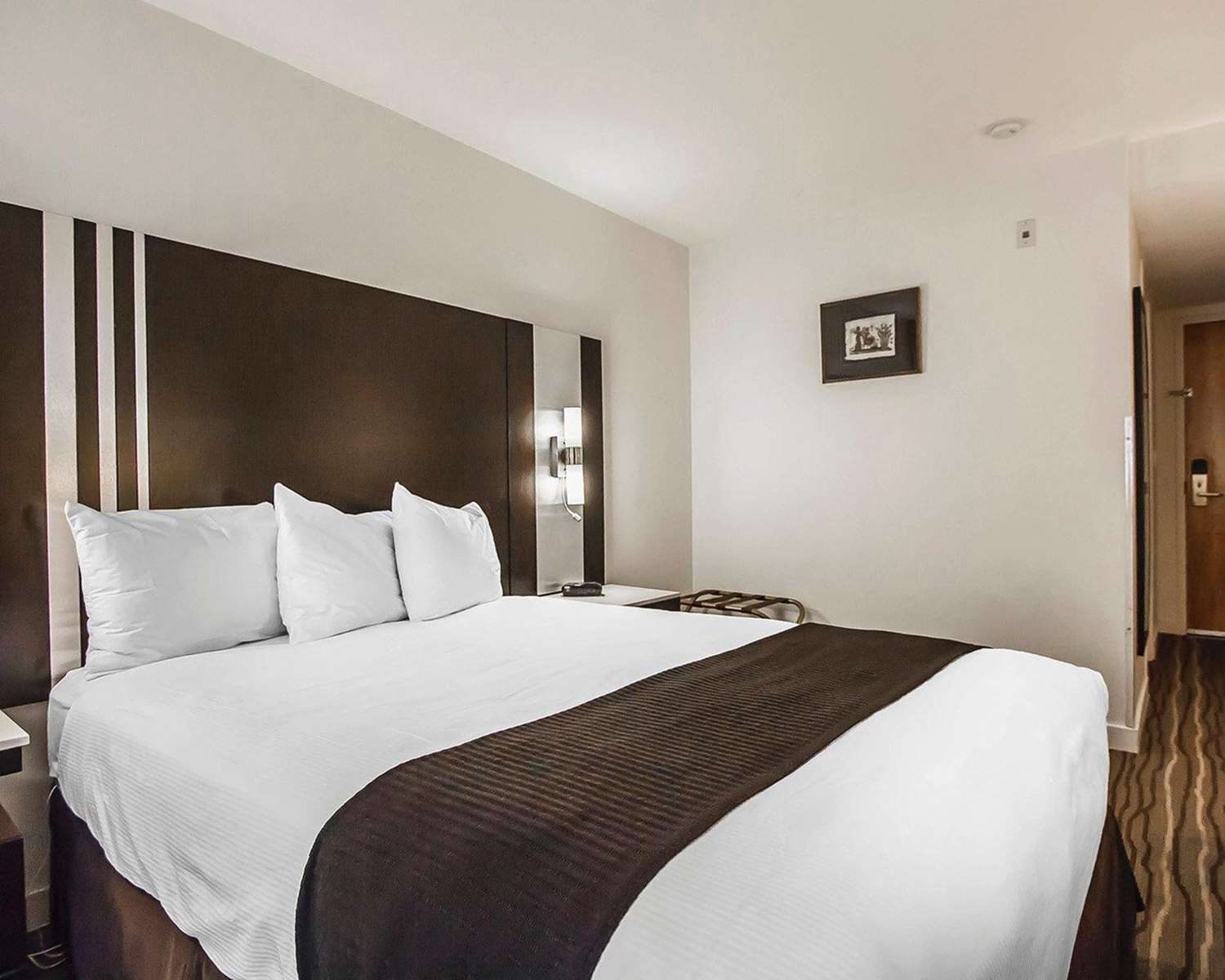 Comfort Hotel Vancouver Airport 21/44
