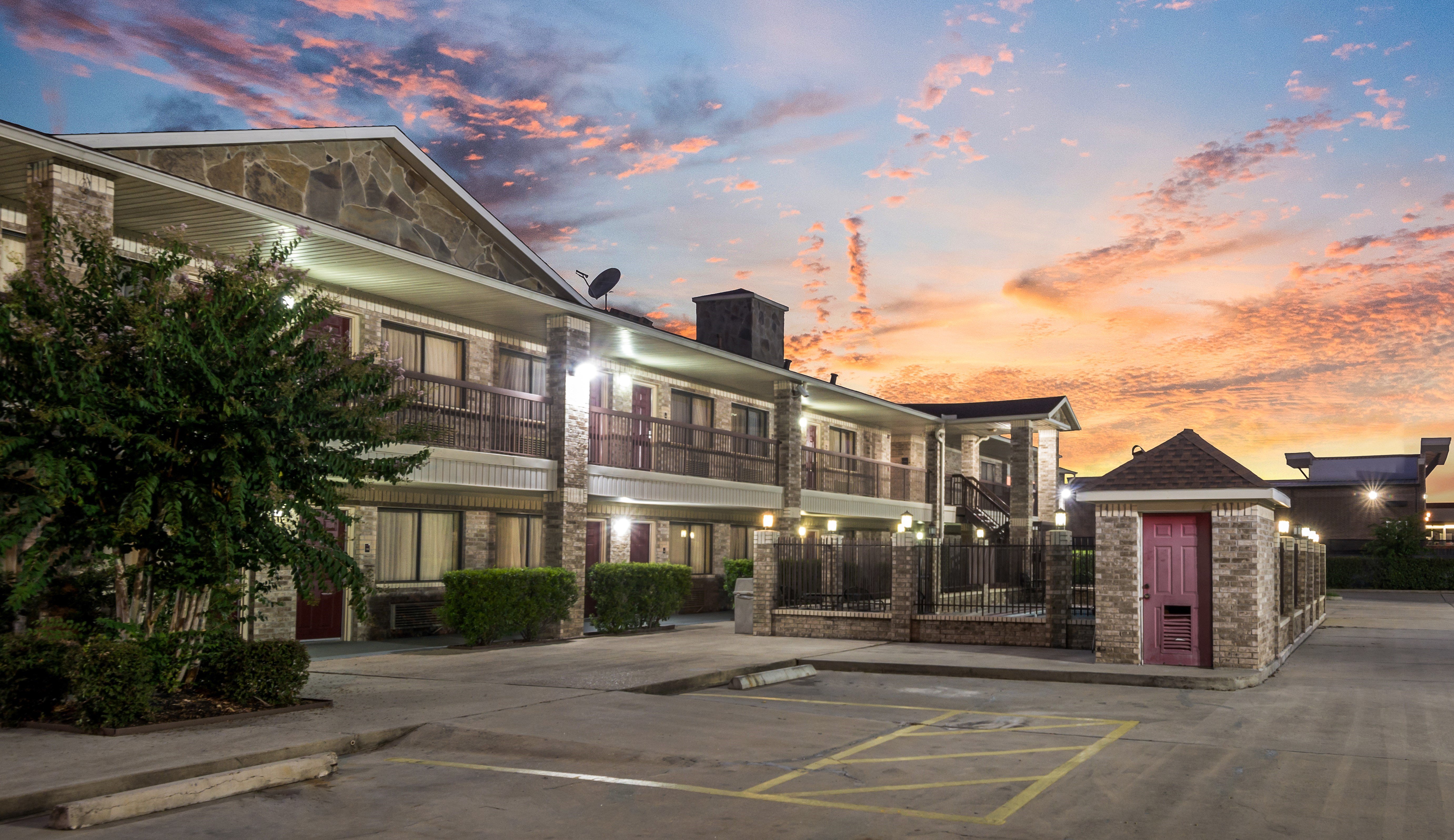 Red Roof Inn Conroe - North Willis 22/26