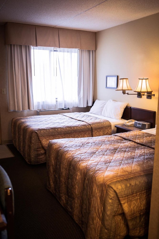 Langley Hwy Hotel 11/25