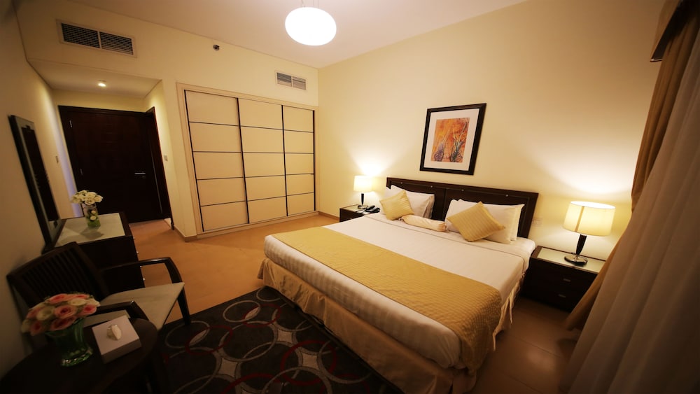 ONE BEDROOM APARTMENT