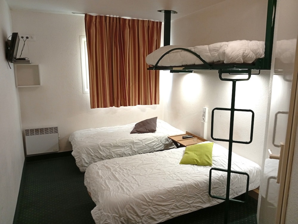 Good Night Hotel 13/37