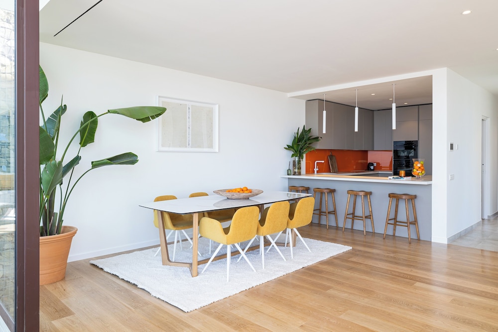 Leiro Residences 32/50
