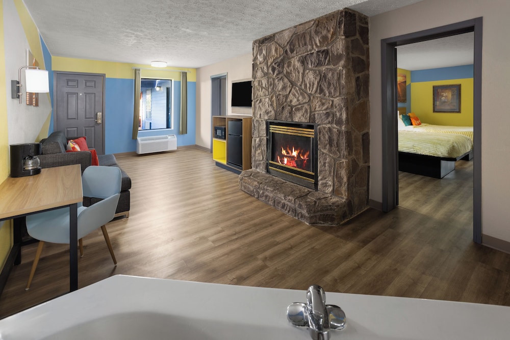 Days Inn by Wyndham Pigeon Forge Parkway 29/48