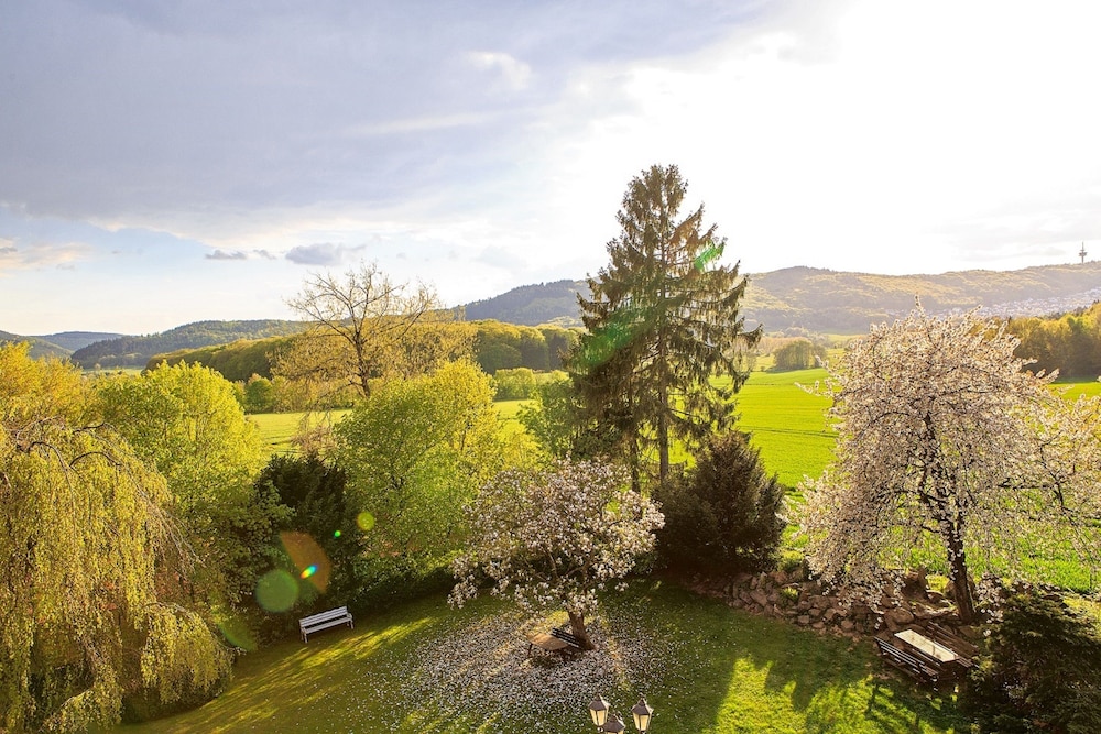 Romantik Hotel Schloss Rettershof 28/34