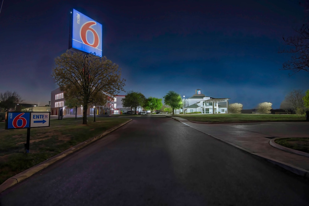 Motel6 San Antonio, TX - Sea World North 53/60