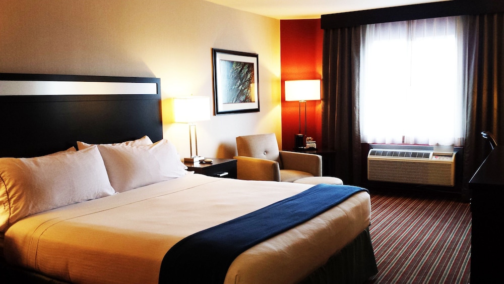 Holiday Inn Express Bakersfield 9/33