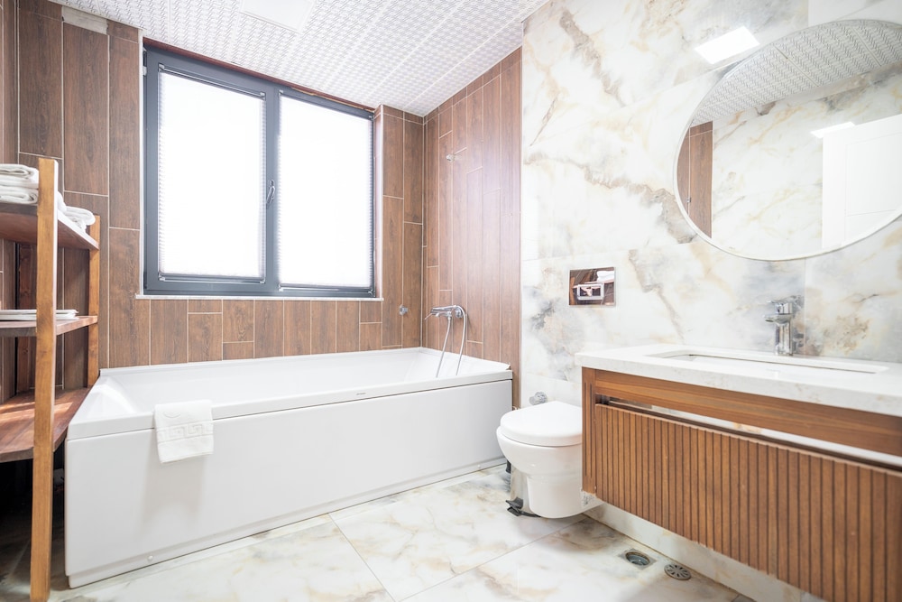 Anit Park Hotel 50/50
