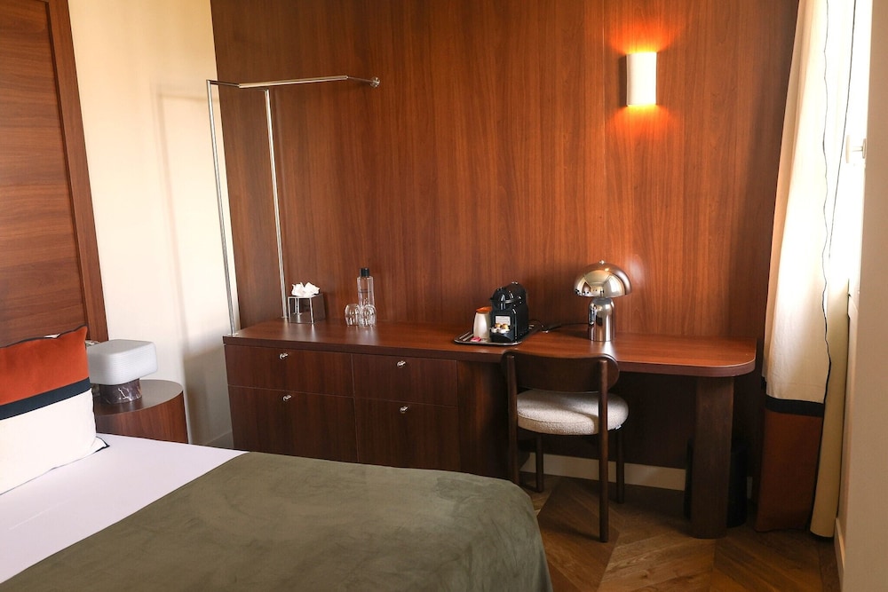 Parisian, Superior, Queen Bed، HOTEL D'ARGENSON 7/8