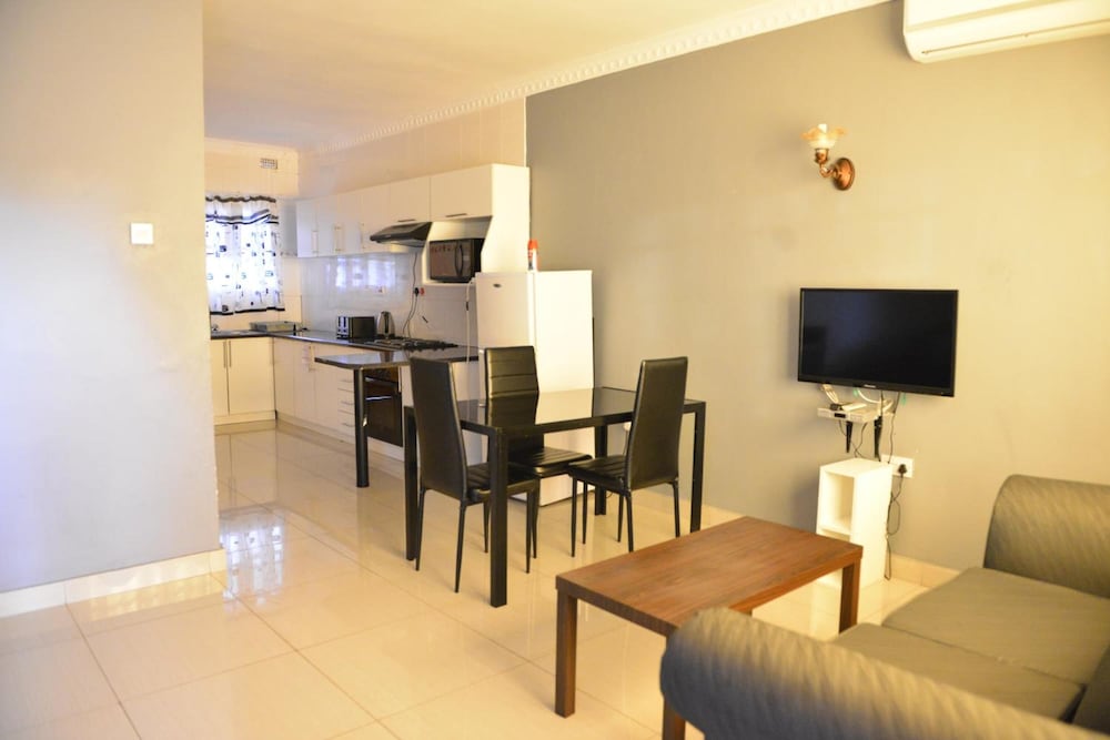 Asante Apartments 30/42