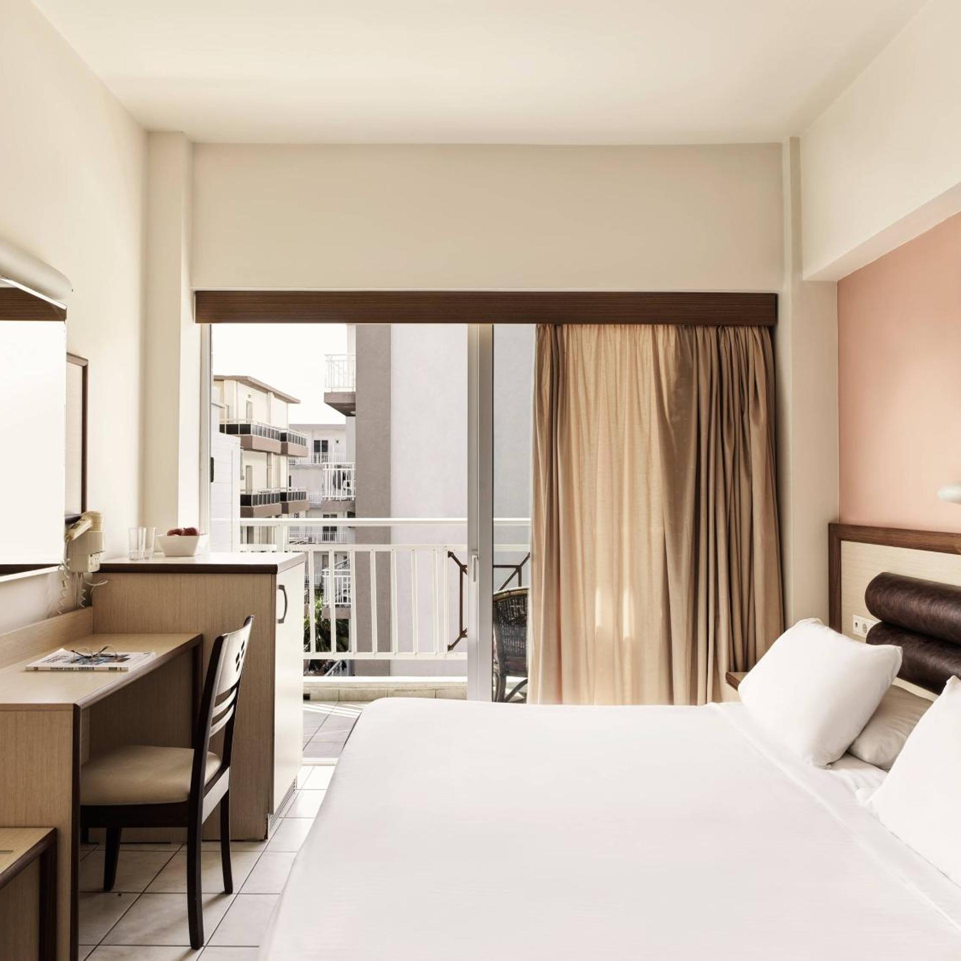 غرفة مفردة، Pearl Hotel 2/6