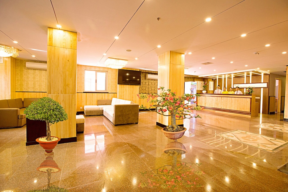 Golden Rain 2 Hotel 83/96