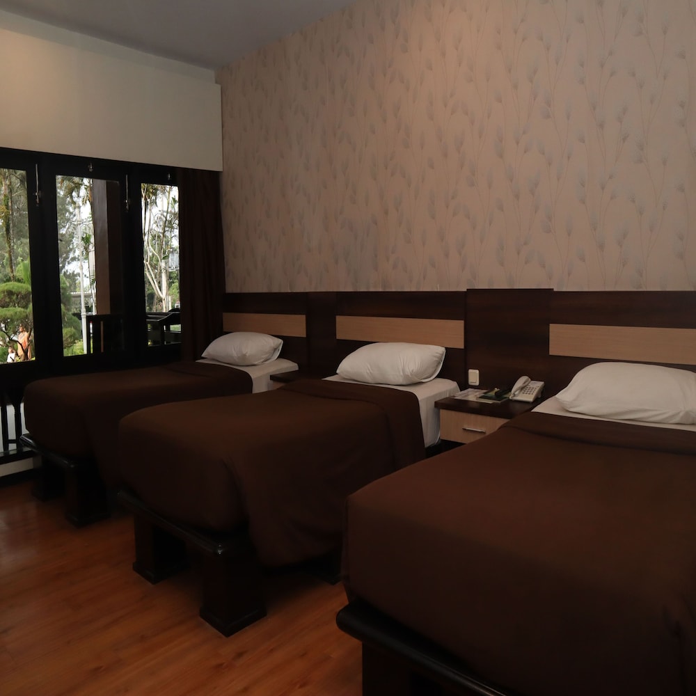 Kusuma Agrowisata Resort Convention Hotel 36/64