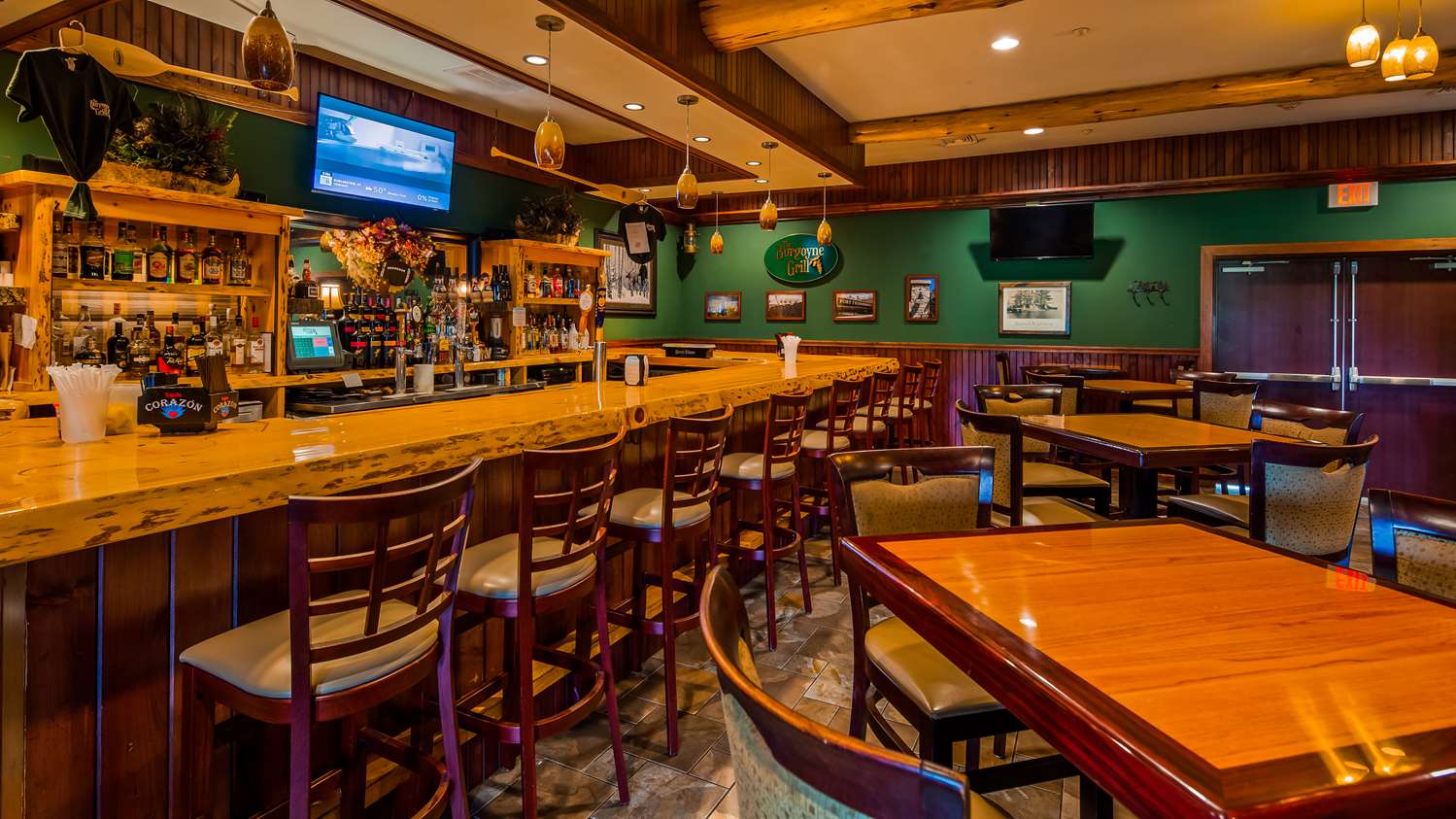 Best Western Plus Ticonderoga Inn & Suites 22/35