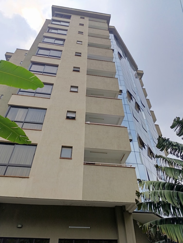 Myra Residences By Trianum 2/95