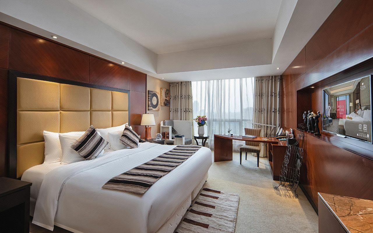 Theme, King Bed
