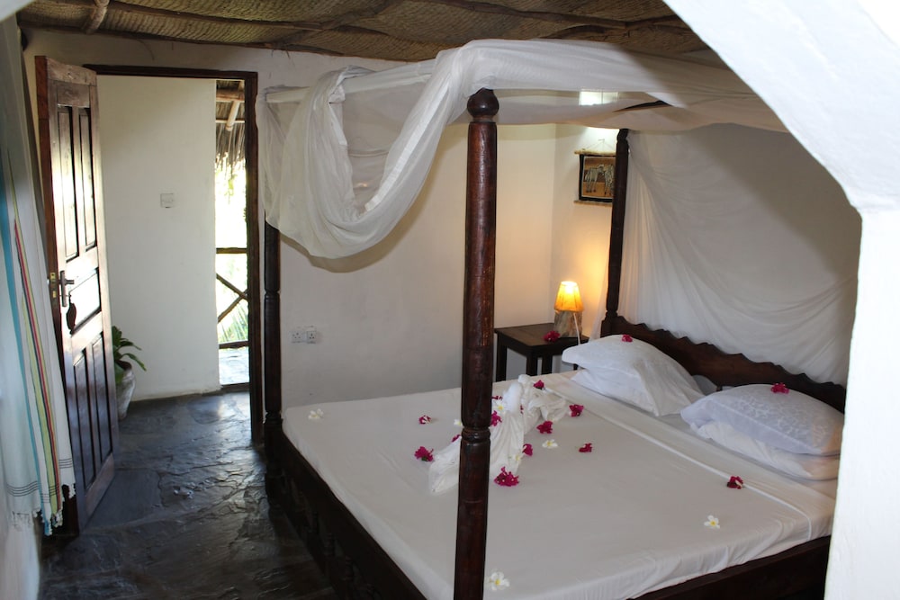 Mvuvi Lodge 4/50
