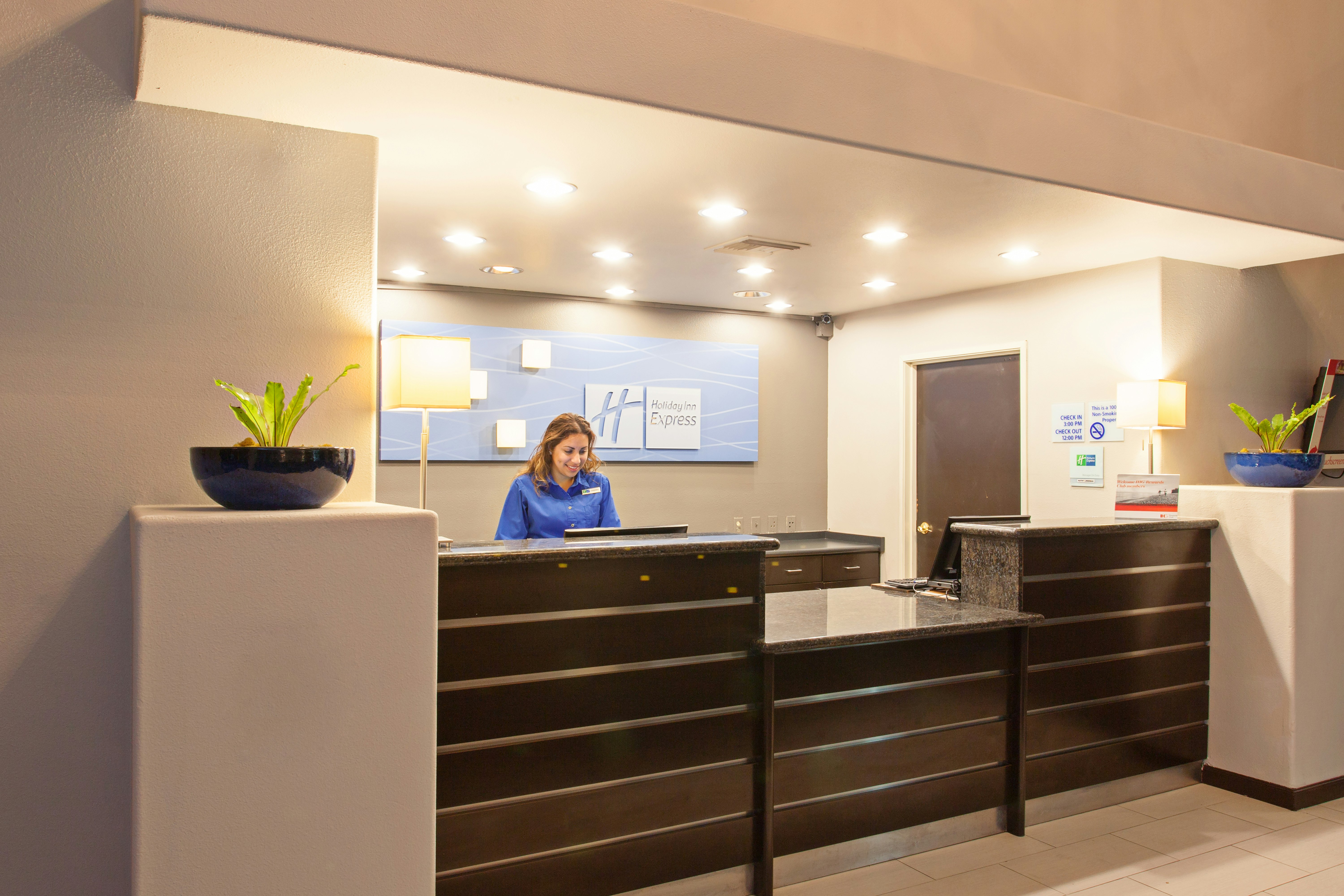 Holiday Inn Express Temecula 6/41