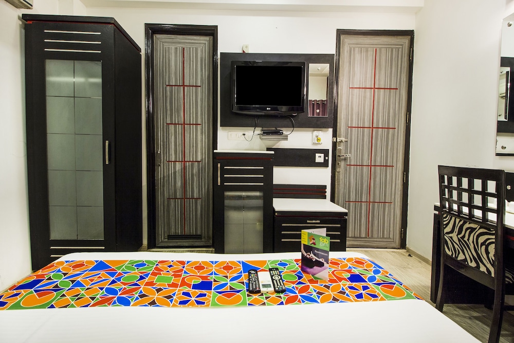 HOTEL SUNCOURT CORPORATE 16/19