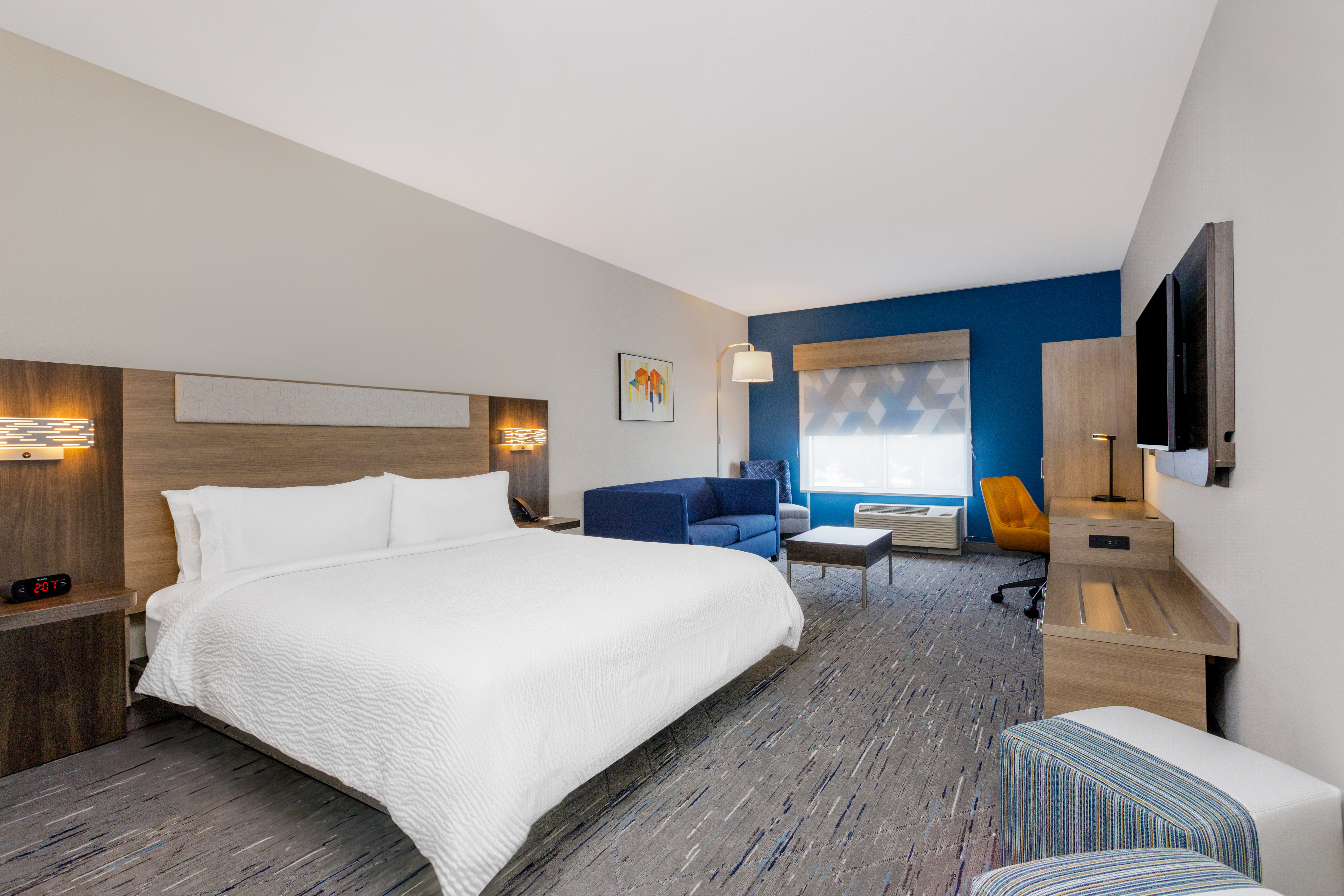 SUITE, KING BED