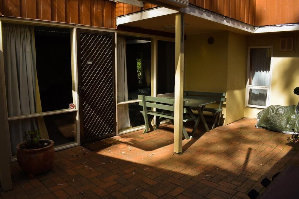 Clarendon Chalets 20/50