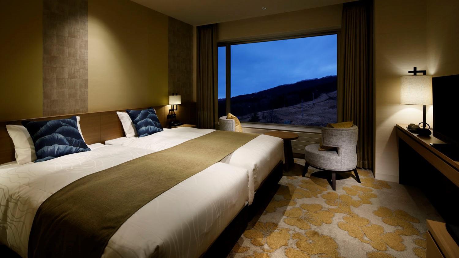 Hollywood, Superior, Twin Beds
