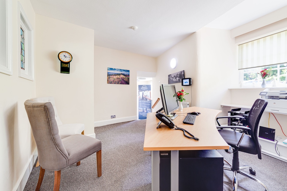 The Mount Pleasant Hotel 44/50