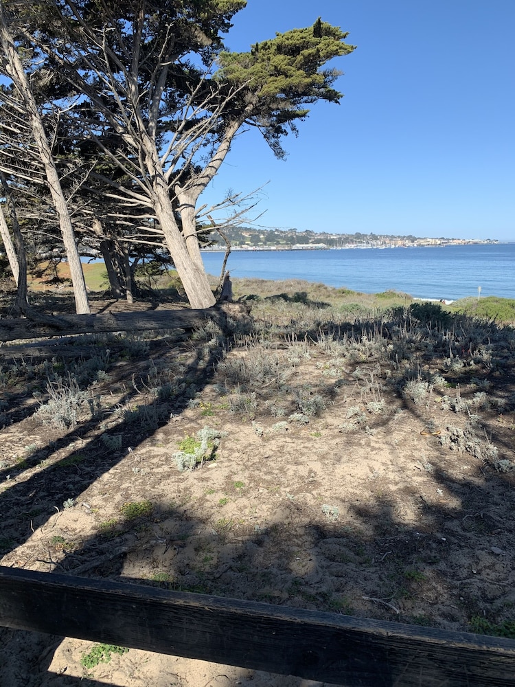 Monterey Oceanside Inn 38/43
