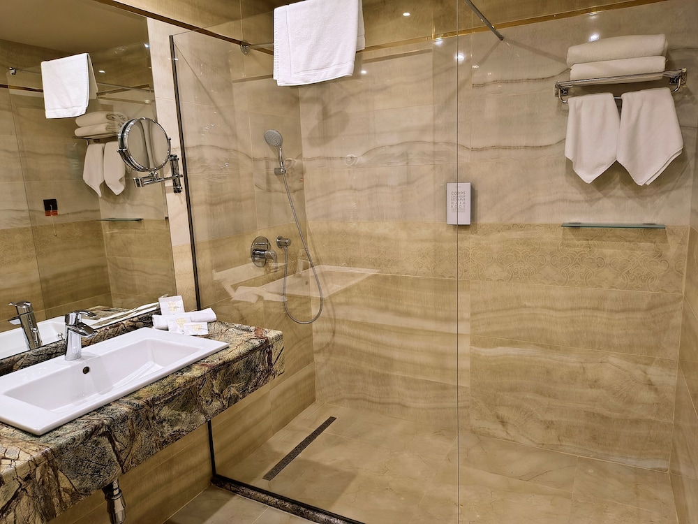 Golden Tulip Varna Hotel 40/42