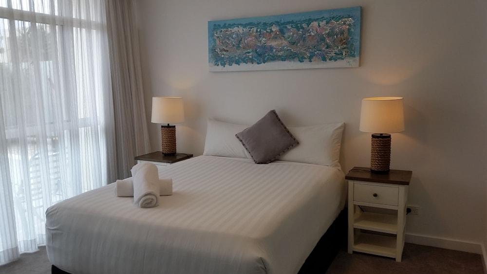 Kirra Surf Apartments 26/75