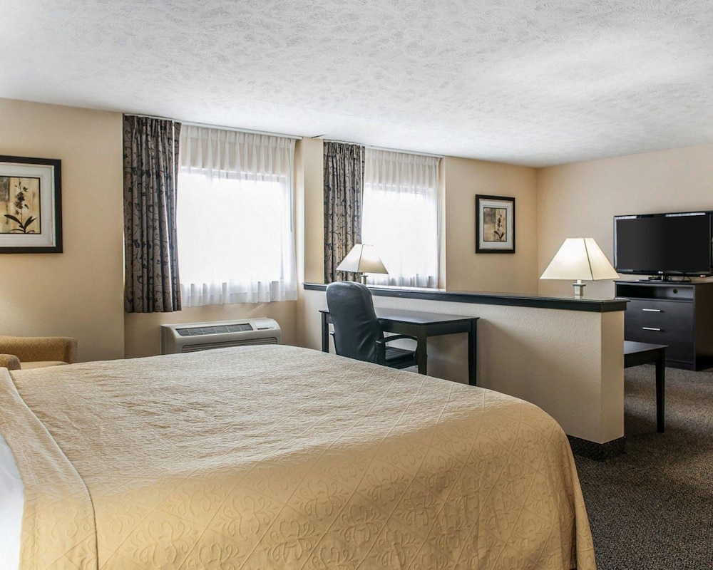 Quality Inn Suites Mattoon 10/39