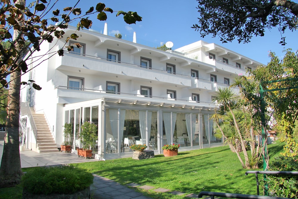 Hotel Marad 1/68