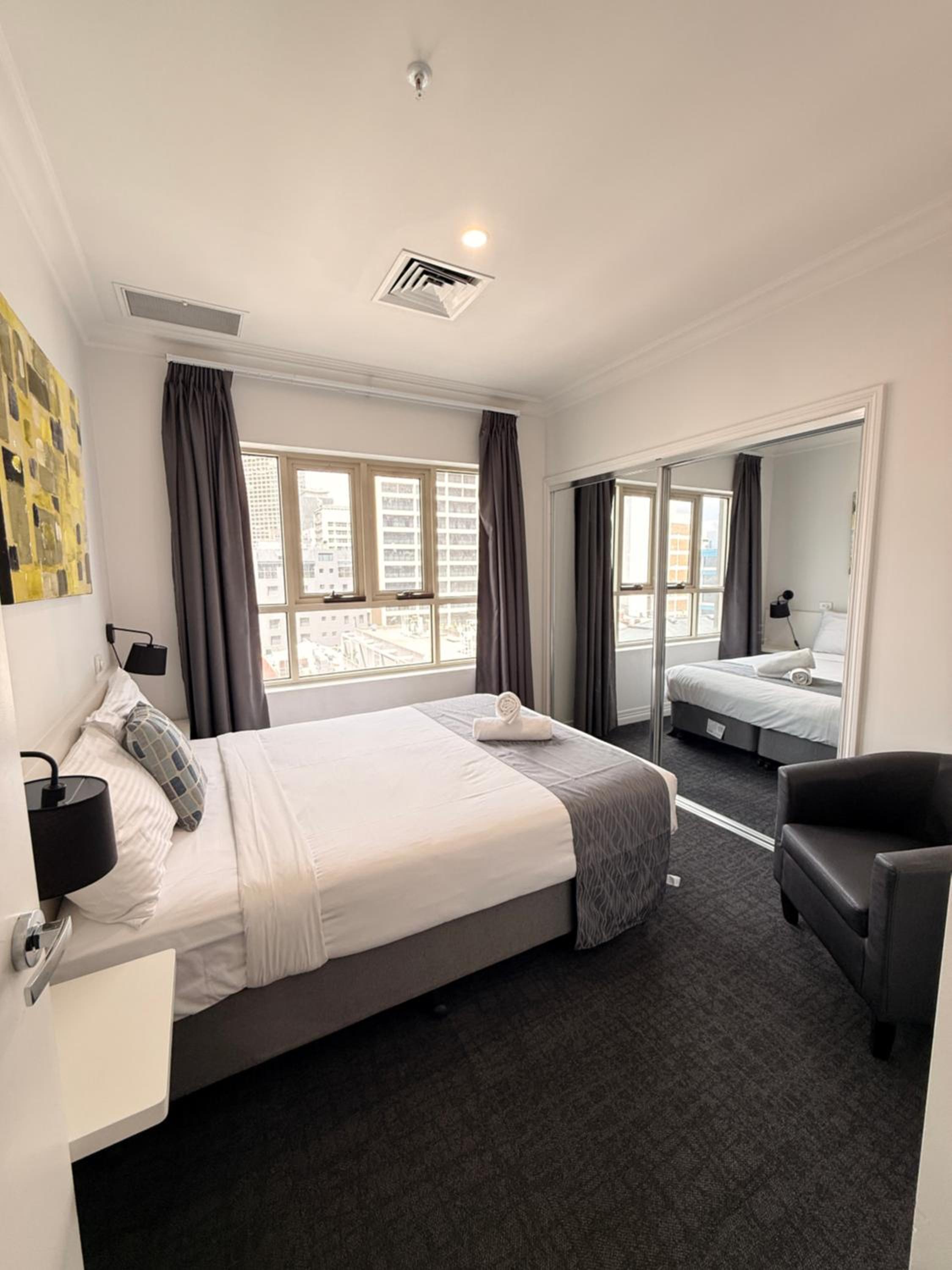 شقة سوبيريور ديلوكس بسرير كينج، Comfort Apartments Melbourne Central 2/8