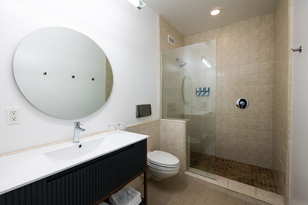 Gravity Haus Truckee-Tahoe 49/50