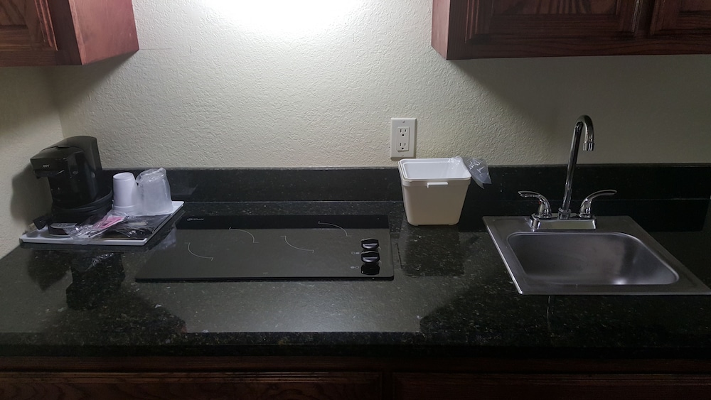 Blue Bay Inn Suites 34/34