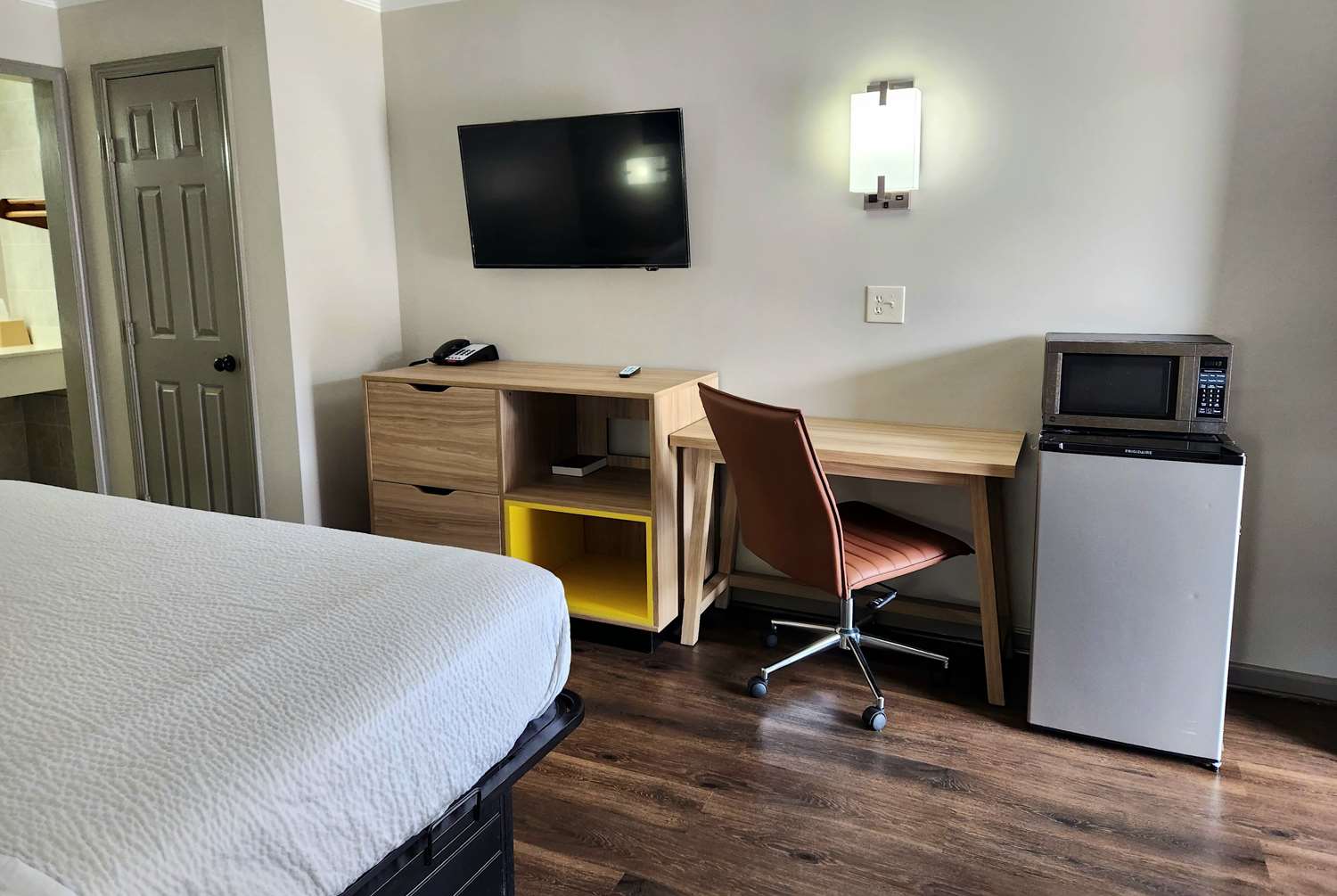 Days Inn by Wyndham Slidell 13/23