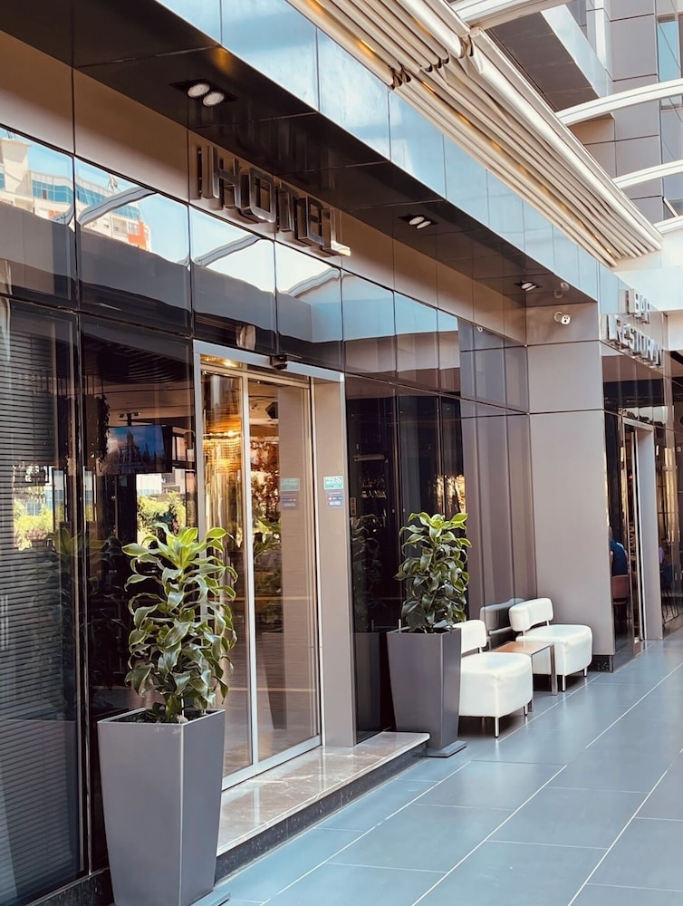 Fieri Hotel 6/77
