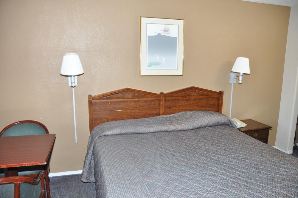 Budget Inn 12/38