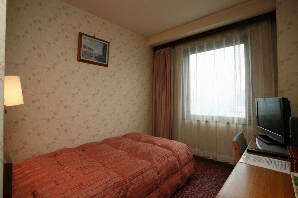 City Hotel Airport In Prince 46/63