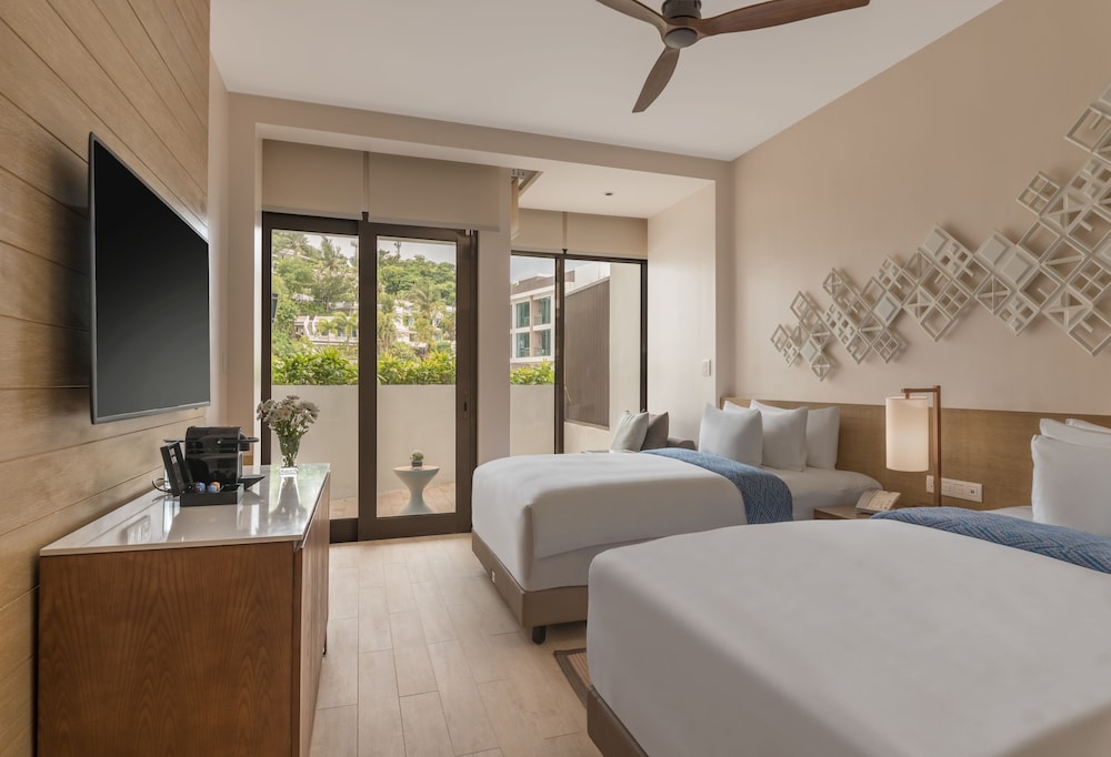 Crimson Resort & Spa Boracay 15/62