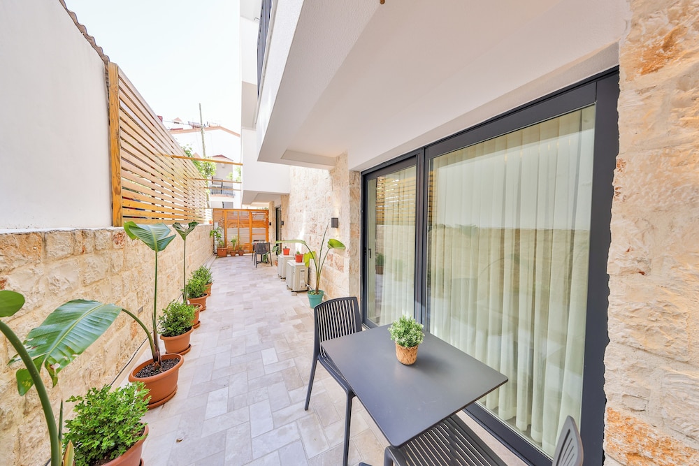 Sole Suites 8/49