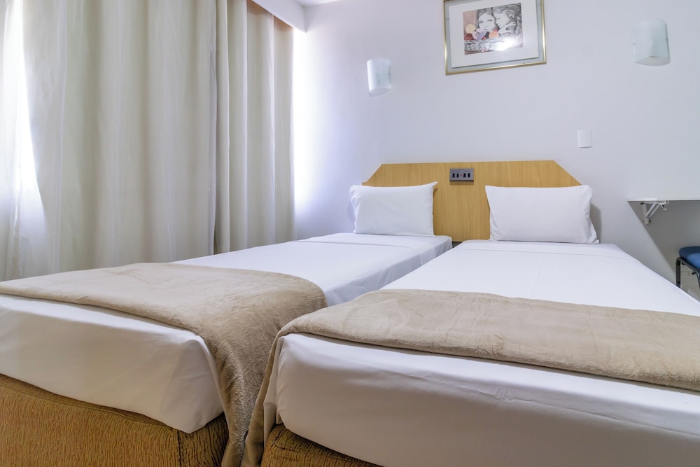 Standard, Twin Beds