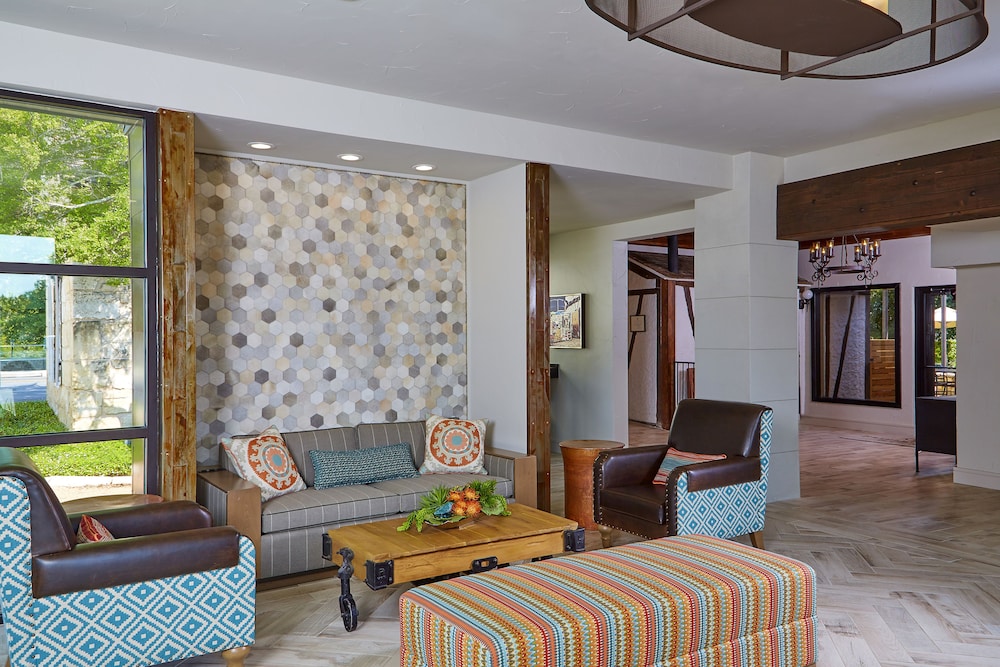Fredericksburg Inn And Suites 38/53