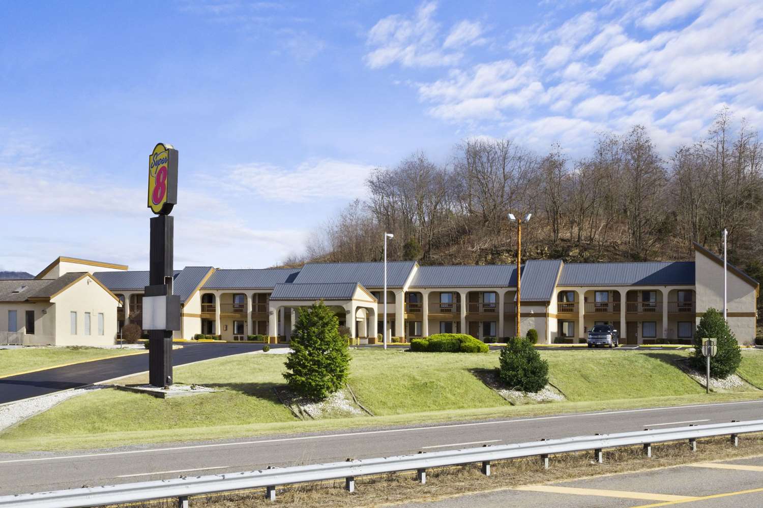 Super 8 by Wyndham Fort Chiswell Wytheville Area 31/33