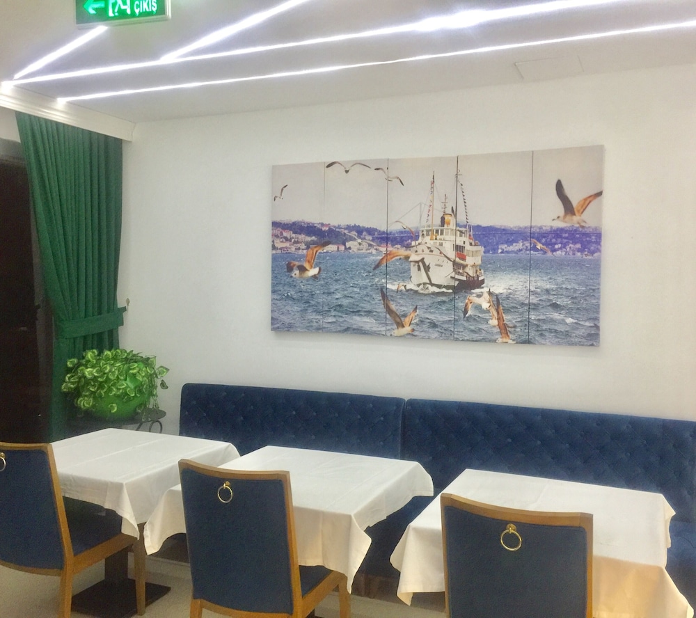 Lily Airport Otel 31/45