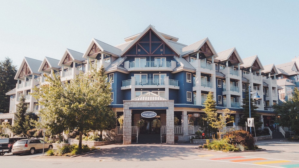 Summit Lodge Boutique Hotel 49/58